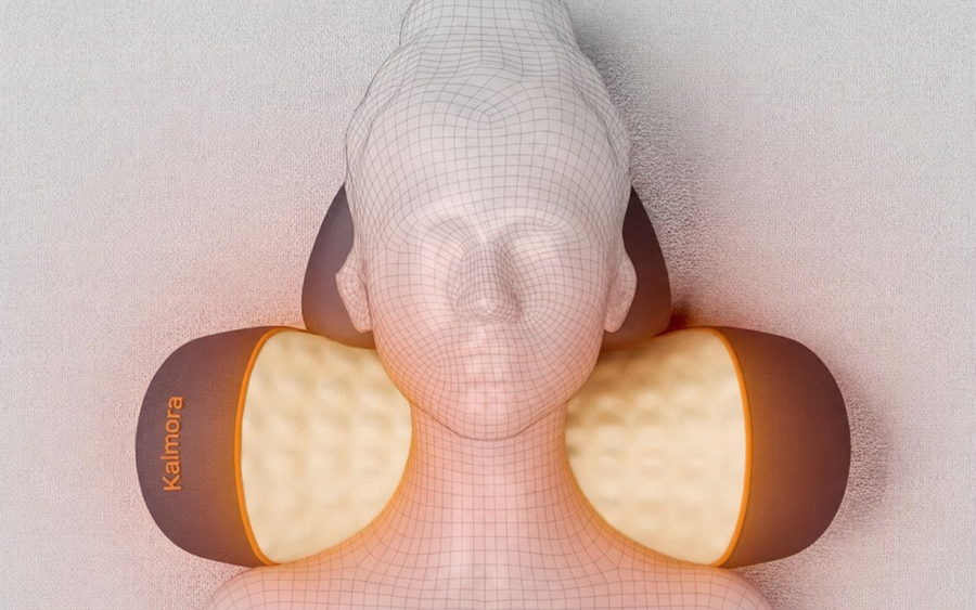 Heat therapy warming the neck muscles